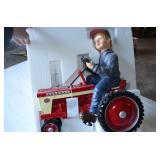 IH Boy on Farmall 560