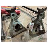 2 Jack stands