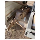 Large vise, bldg:green