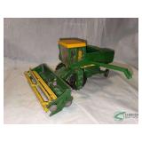 John Deere 6600 Combine