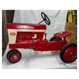 Farmall 560 Pedal Tractor with shifter