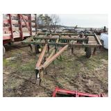 10' 11 Shank John Deere Chisel Plow, row:7