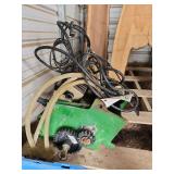 John Deere 250 monitor & squeeze pump, bldg: green