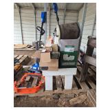 Lot of misc., bldg:green