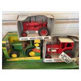 ERTL international V8 1568 tractor, Super NTA, & JD tough tractor, bldg:green