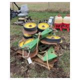 (12) John Deere single disc fertilizer openers, row:11