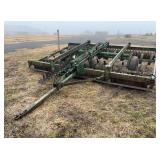 John Deere Cultimulcher, row:2