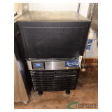 Avantco Ice Machine