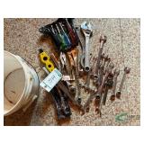 Assorted wrenches