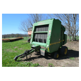 John Deere 566 Round Baler