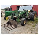 John Deere 2640 loader tractor