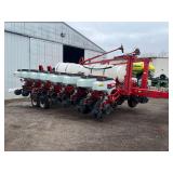 White 8180 Planter 16 row