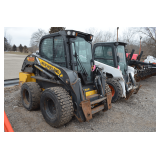 New Holland L320 Skid Loader