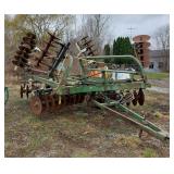 John Deere 235 Disc w/ Leveler