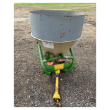 Windmill 710 3 pt broadcast spreader