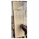 Solid Wood Shutters, bldg:green