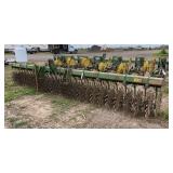 John Deere 400 Rotary Hoe, row:4