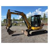 CAT 305.5 mini excavator with thumb