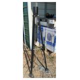 5th Wheel camper hitch support, bldg:green