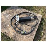 John Deere hydraulic cylinder with hose, row:8
