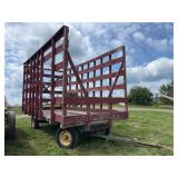 Hay wagon, row:3