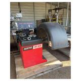Tire machine/balancer, bldg:green