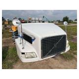 Volvo VL semi truck hood, row:5