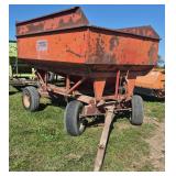 Unverferth McCurdy gravity wagon, row:3