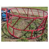Round bale feeder 8
