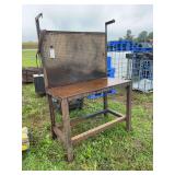Work table with peg board, row:4