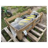 7000 lb pneumatic scissor lift in crate, row:5