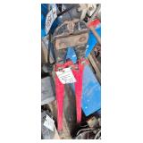36" bolt cutters, bldg: green