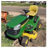 John Deere D125 lawn mower, row:7