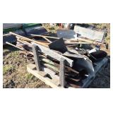 Pallet of hand tools, row:11