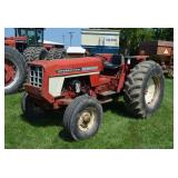 International 574 Tractor