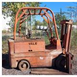 YALE Forklift w/ Pallet Forks