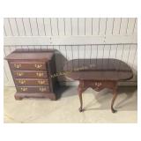 2 matching side end tables, leaf, drawers