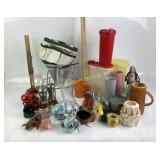 Tupperware, salt n pepper shakers,