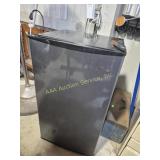 Midea Compact Refrigerator/Freezer - Powers On &