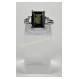 2.682 Gram sterling silver ring with Rectangular G