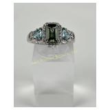 3.322 Gram  Sterling  Silver Ring with Green Cente