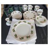 Fine China Japan Dinnerware With Holly Pattern, 6