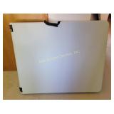 Folsing plastic Table with Carrying Handle, 6ft
