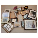 Picture Frames With Artwork Reproductions