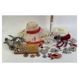 Cookie Cutters, Floral Garden Hat, White/Red Hat,
