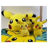 Pikachu Pokemon Blanket & 4 Plush