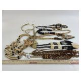 Costume Jewelry: Beaded Elephant Necklace,