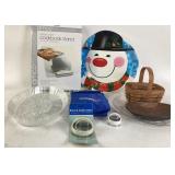 Amco Cookbook Stand, Holiday Plate, Kitchen Items