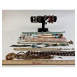 Costume Jewelry: Blue pearl like necklace, pink