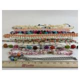 Costume Jewelry: Iridecent pearl like necklace,